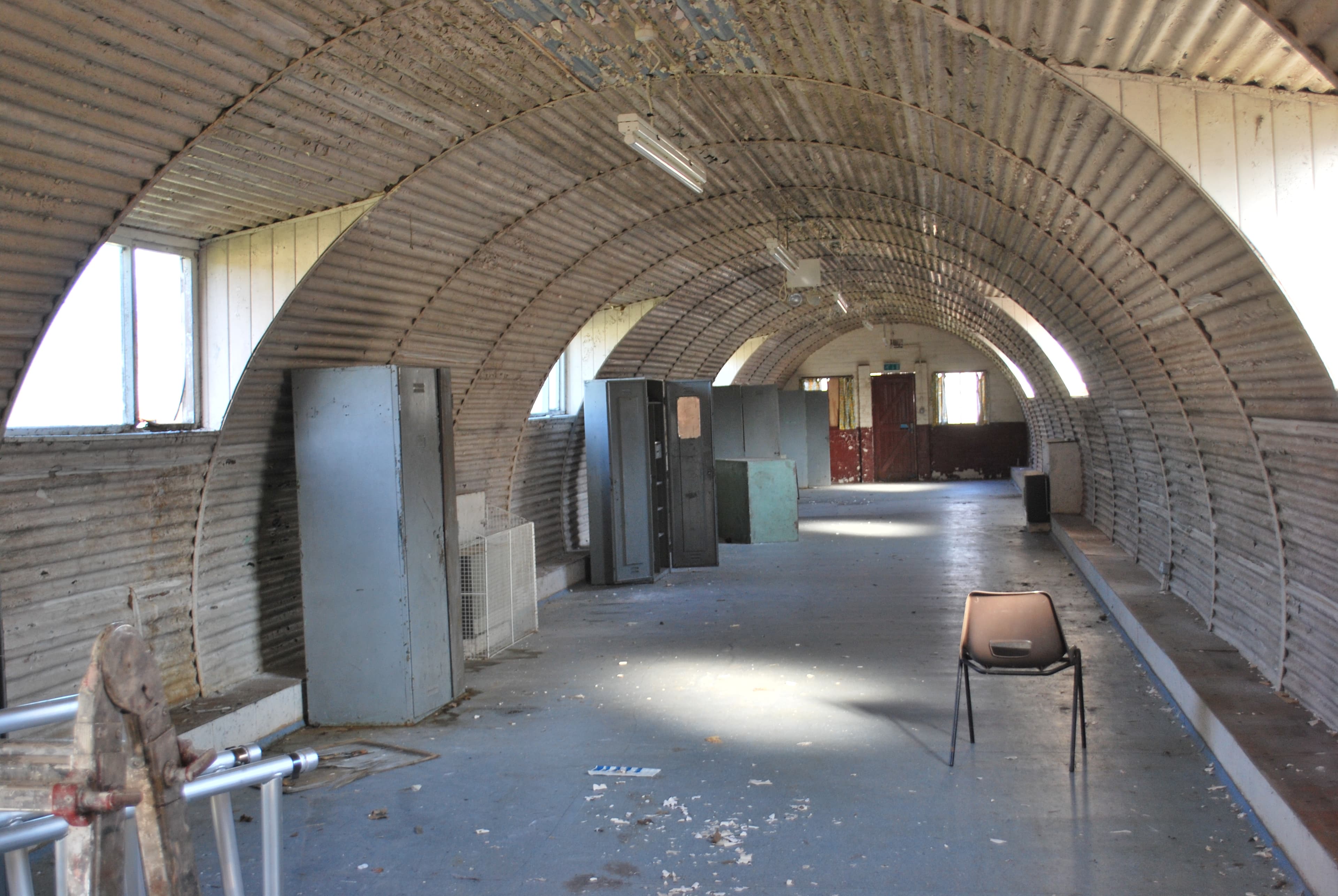 Barrel vault hut